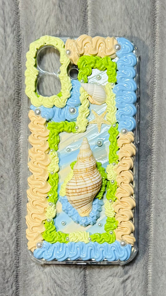 Ocean Whirl: Handmade Creamy Seashell iPhone Case – Pearl & Conch Accents