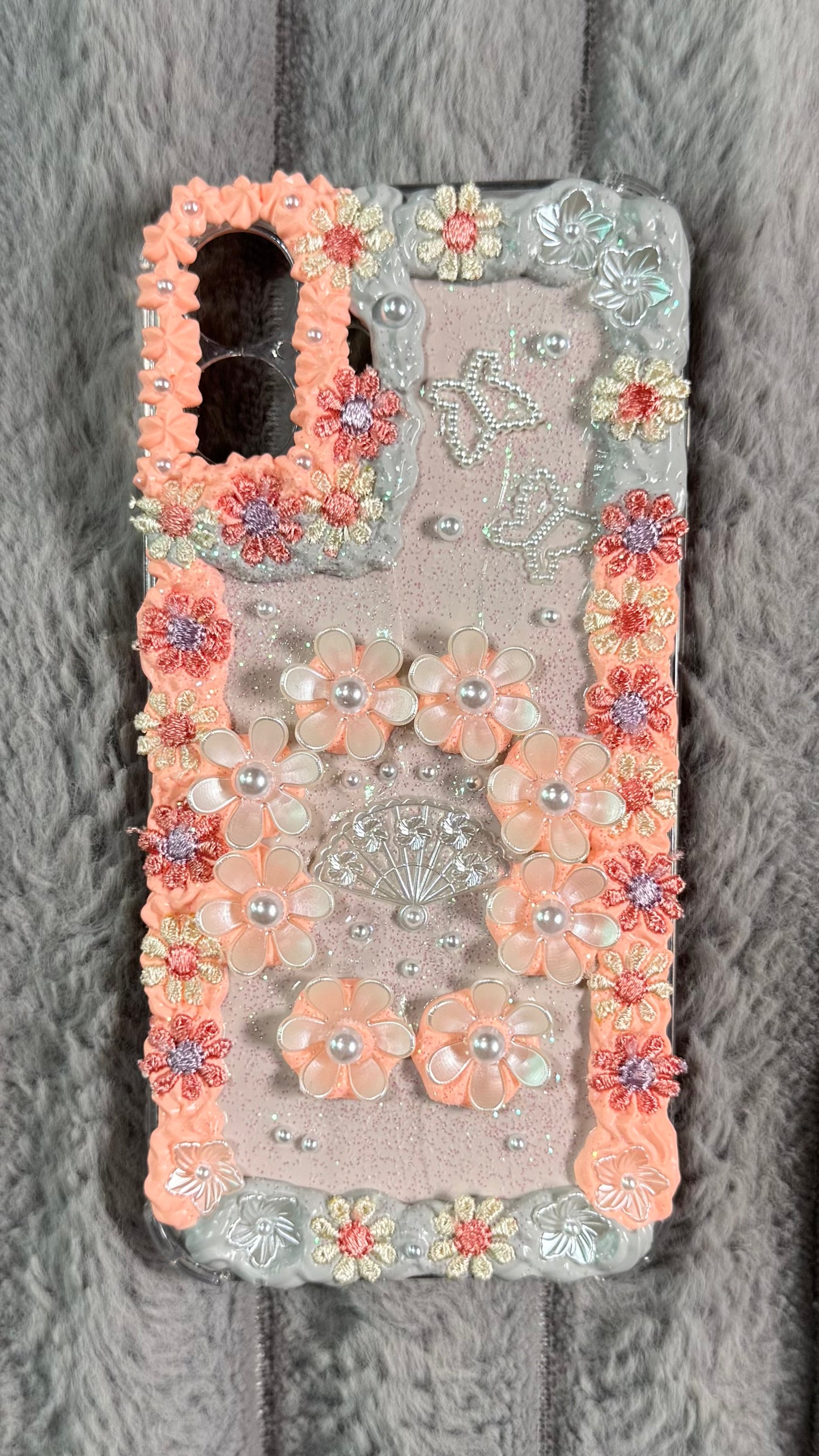 Handmade 3D Floral Pearl Phone Case – Soft Aesthetic Y2K Style