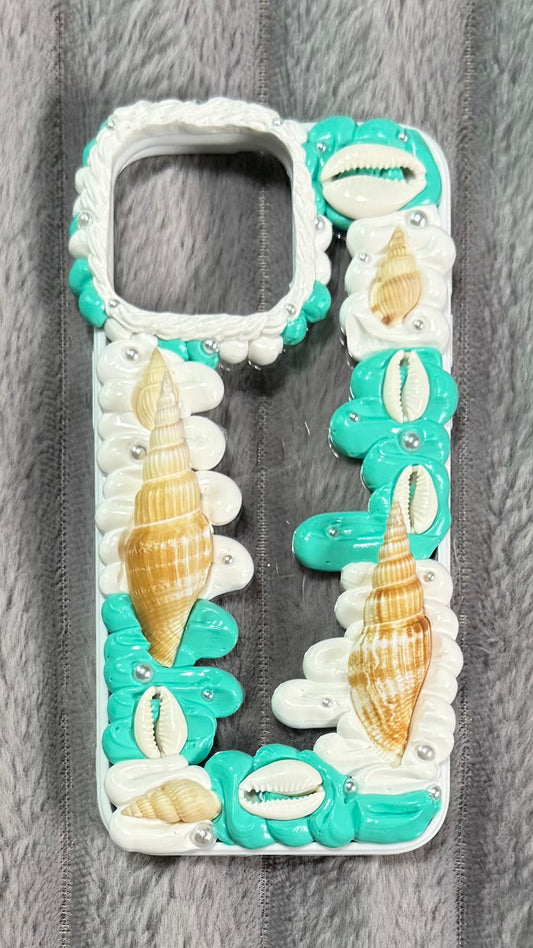 🌊 Ocean Dream Seashell Cream Case – Handmade Beach Vibes