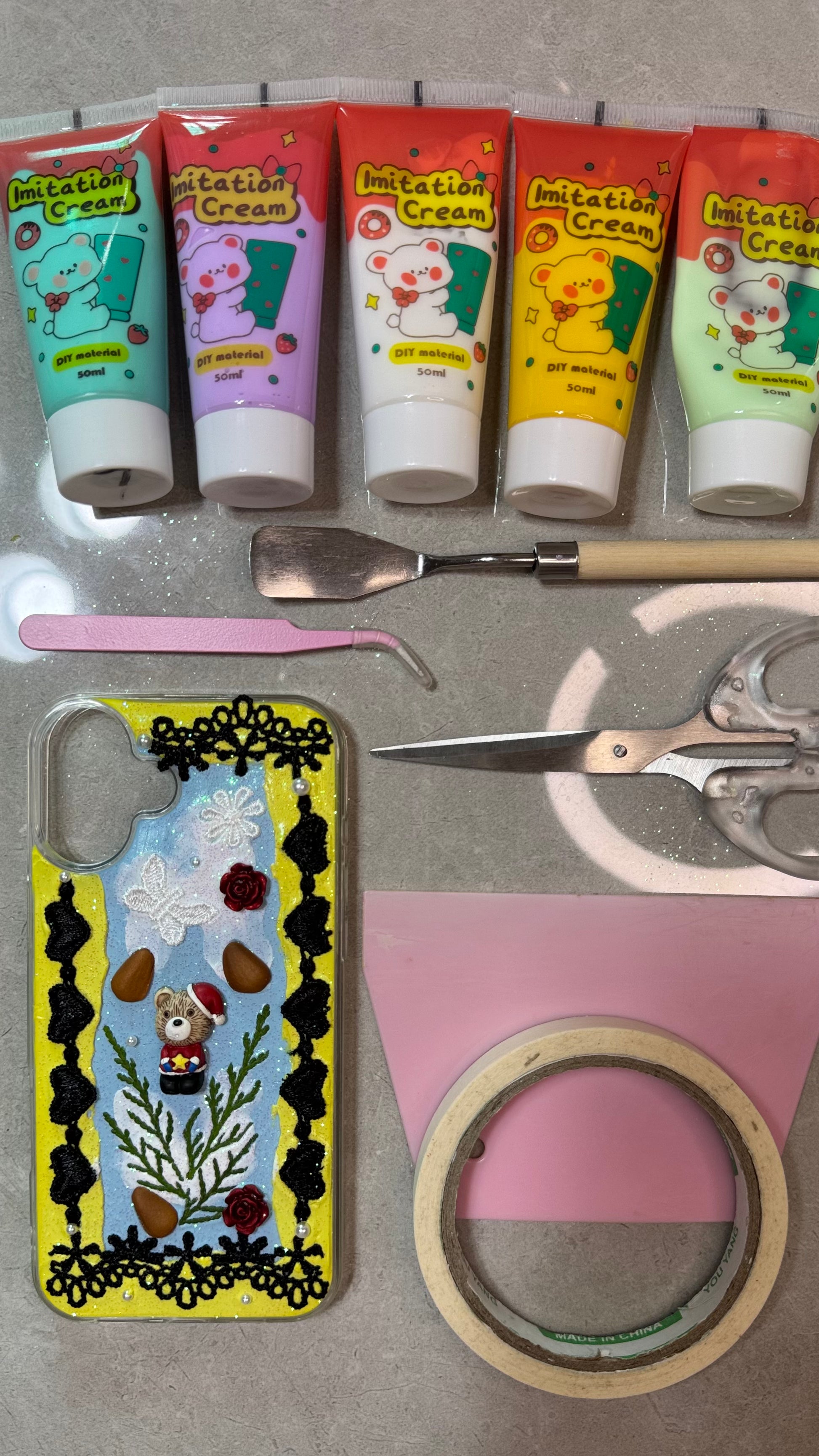 Christmas Bear Vintage Lace Glitter Phone Case