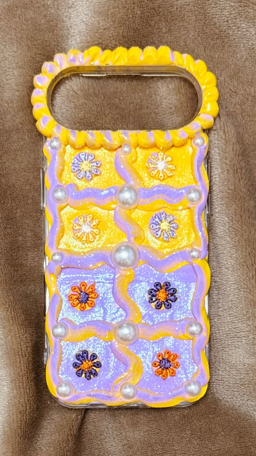 Coque de téléphone faite main avec colle crème « Vibrant Bloom » 