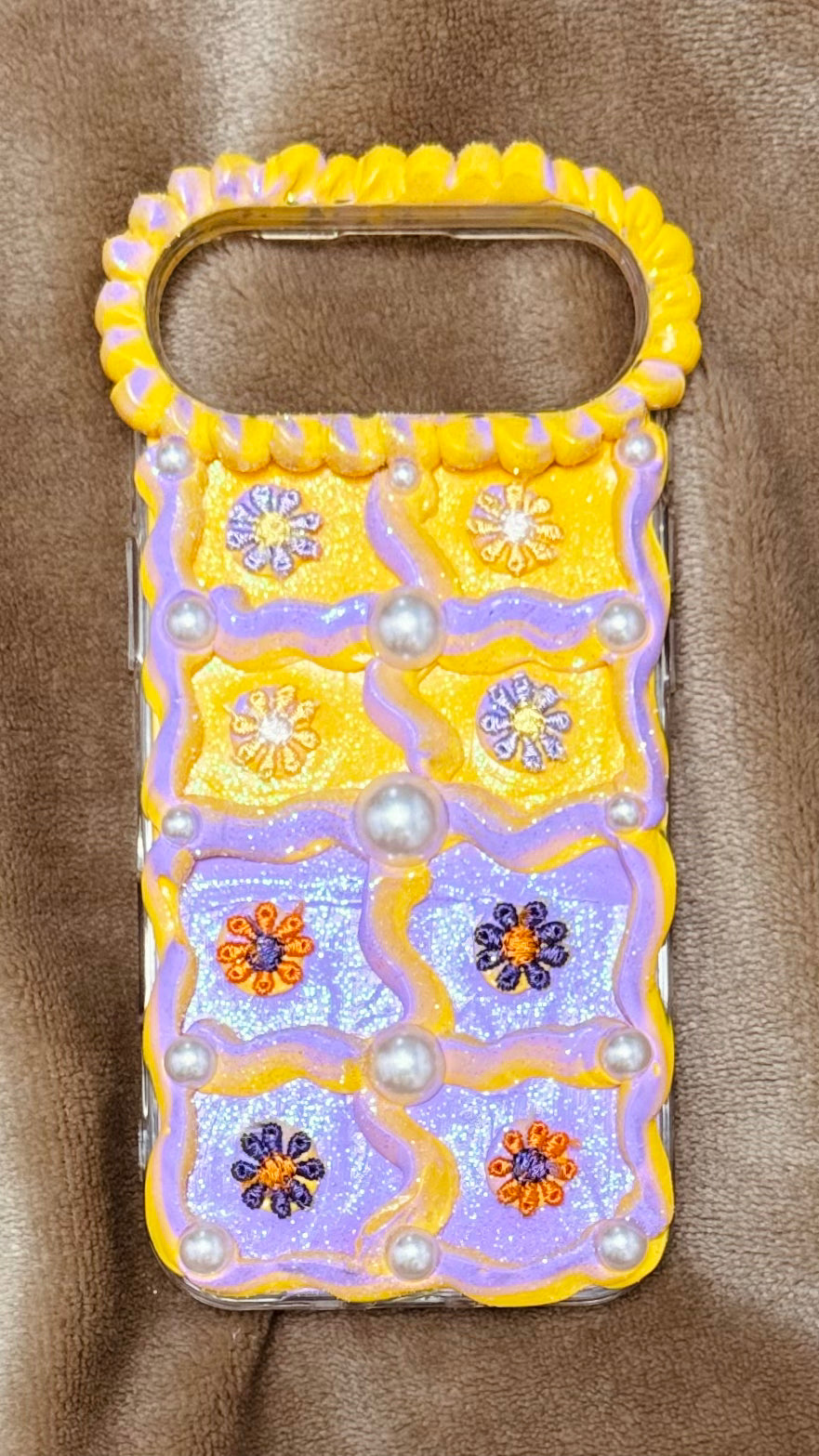 Coque de téléphone faite main avec colle crème « Vibrant Bloom » 