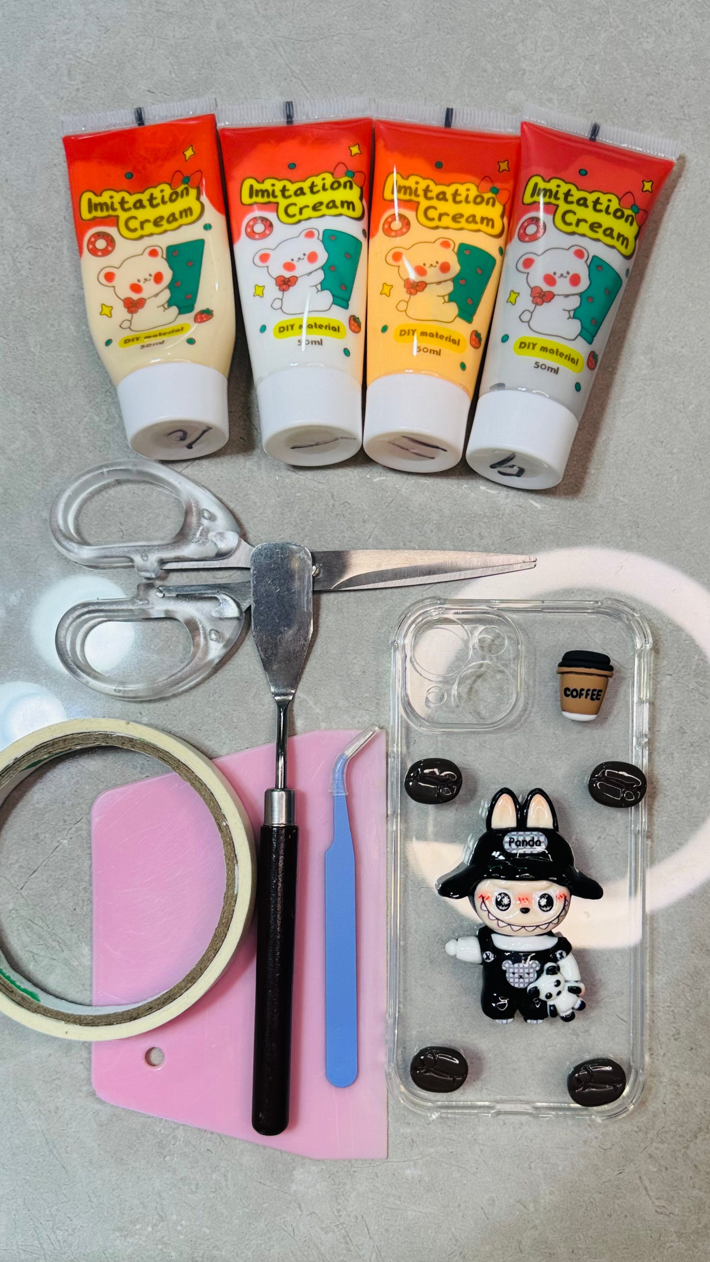 Funda para teléfono hecha a mano con pegamento crema “Vibrant Bloom” 