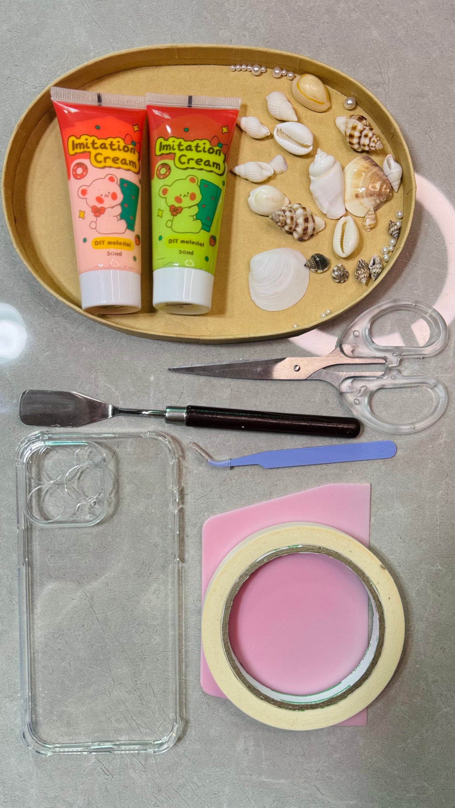 Funda para teléfono hecha a mano con pegamento crema “Vibrant Bloom” 