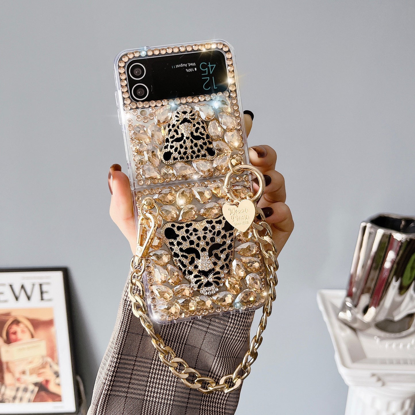 Funda para teléfono hecha a mano con pegamento crema “Vibrant Bloom” 