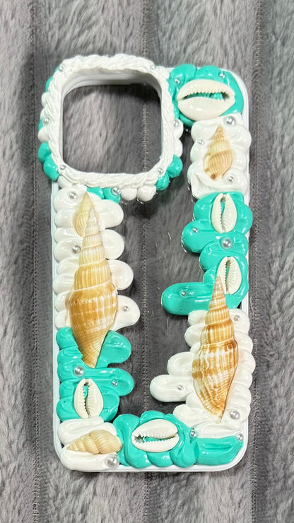 🌊 Ocean Dream Seashell Cream Case – Handmade Beach Vibes