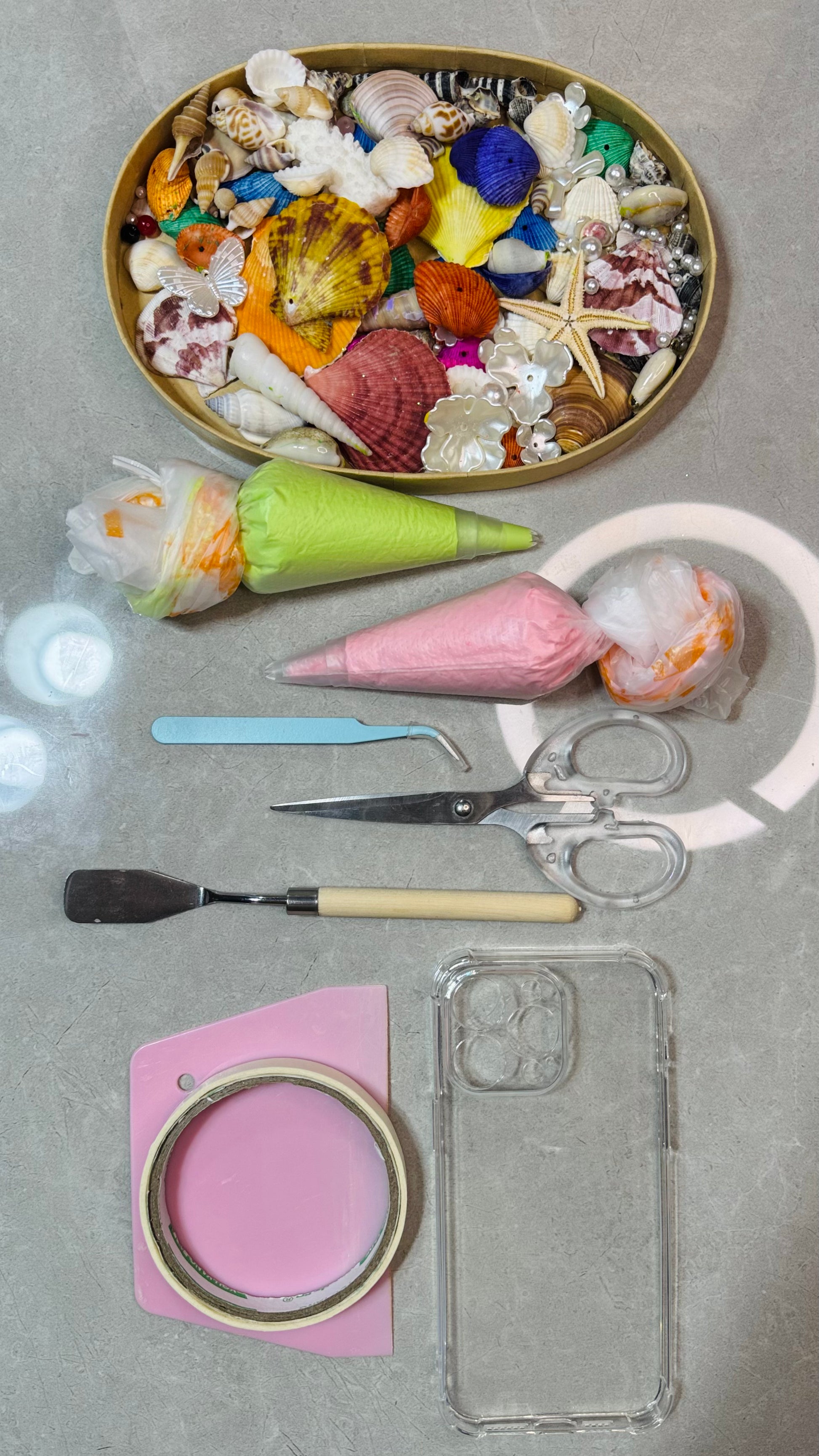  Pastel Garden Cream Glue Phone Case