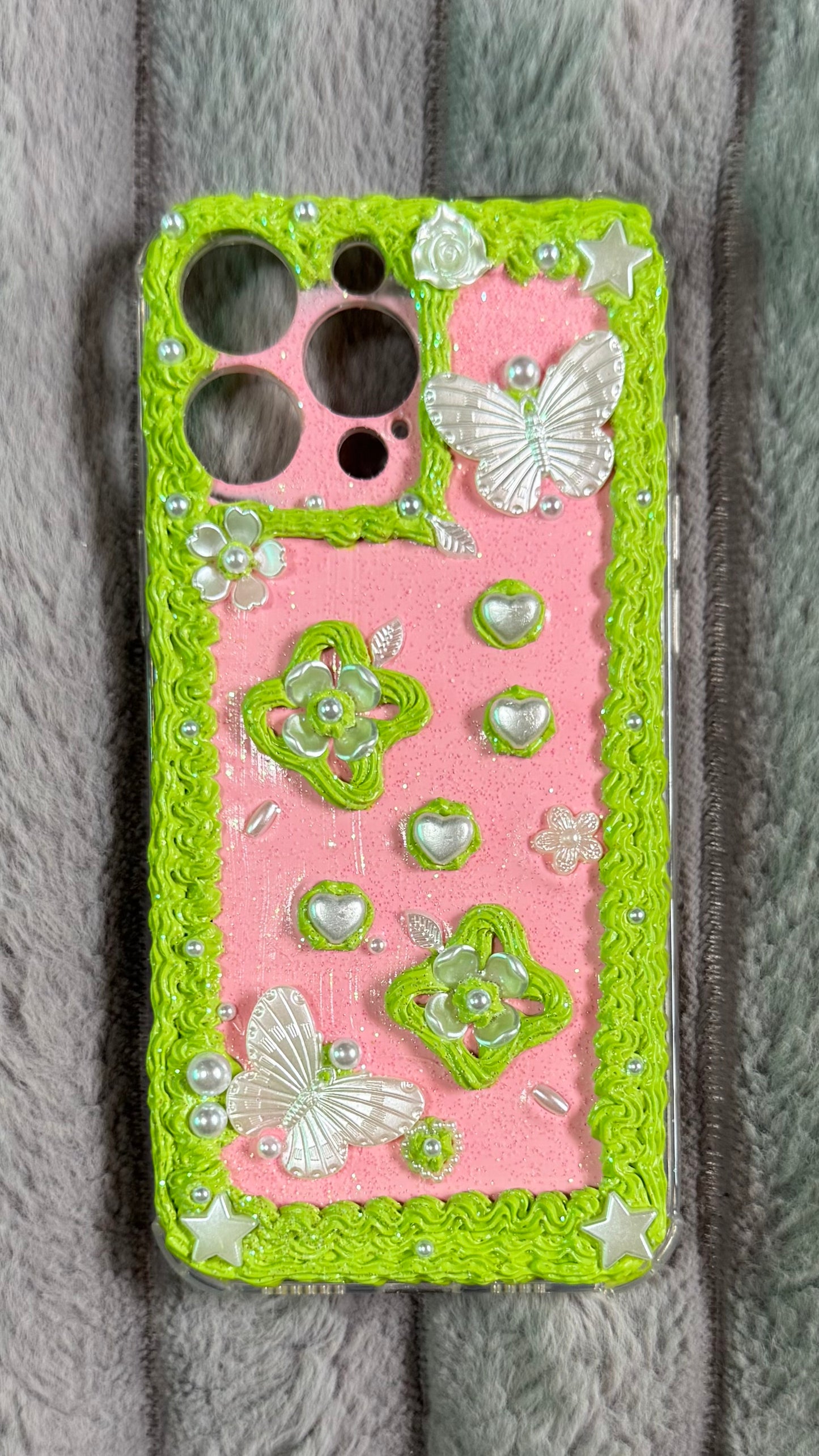 Whimsical Garden Glow – Handmade Pearl Butterfly Phone Case