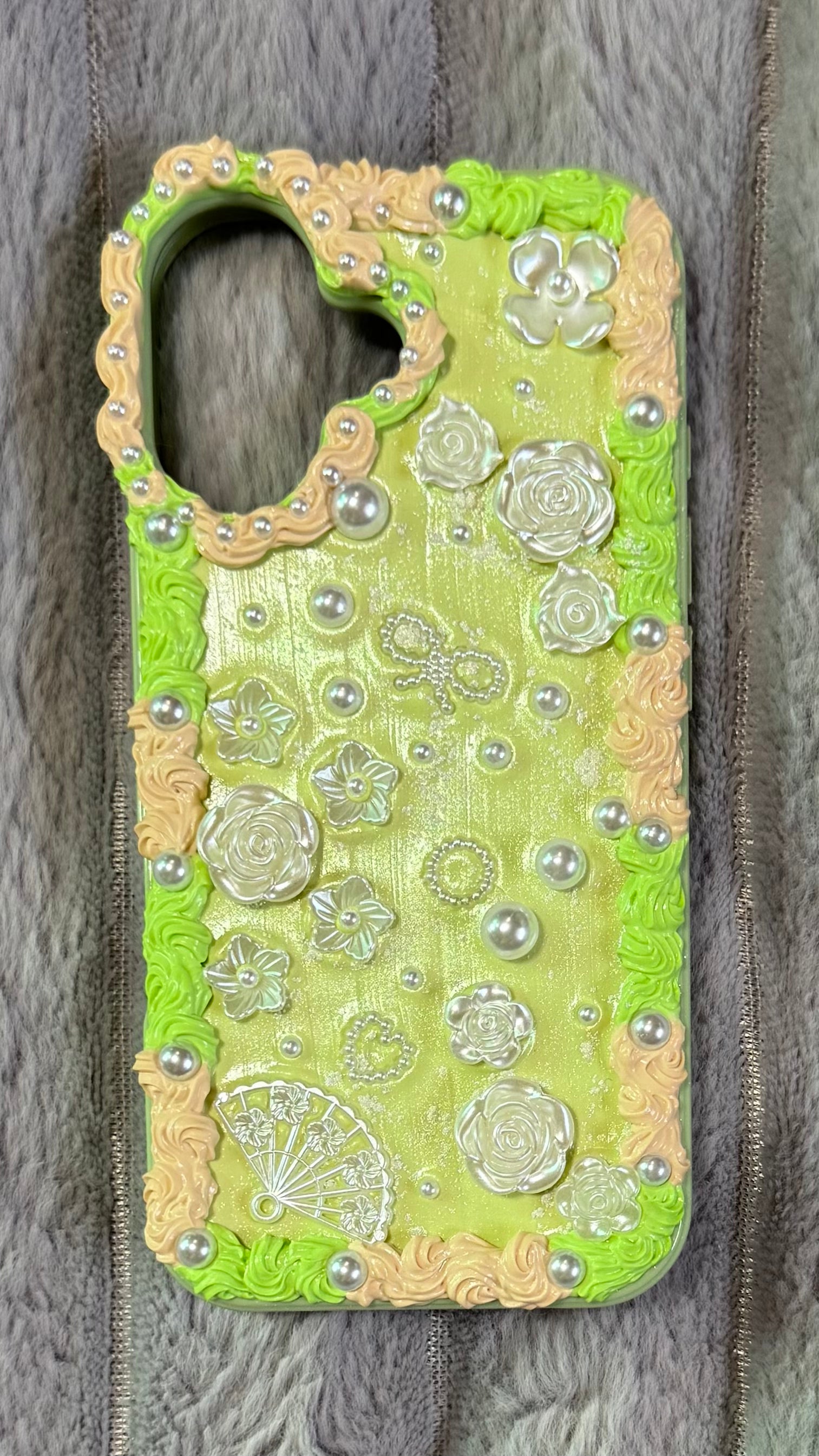 Wildflower Pearl Cream Case – Handmade Cottagecore iPhone Cover.2